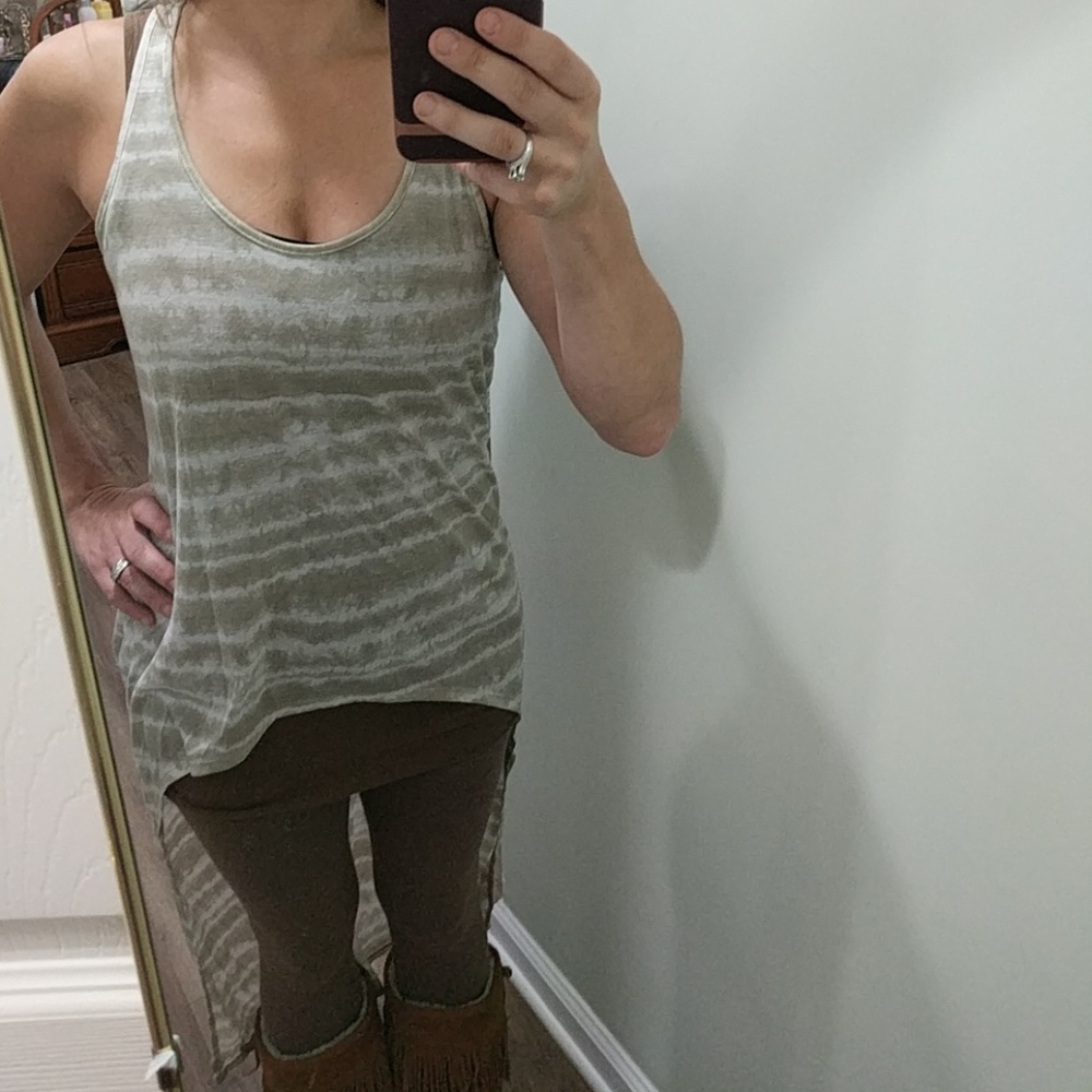 Express Top | Size Small - Picture 2 of 3